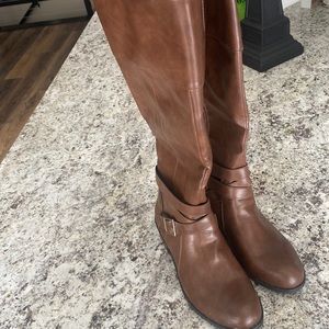 NWT Arizona brown boots size 9.5